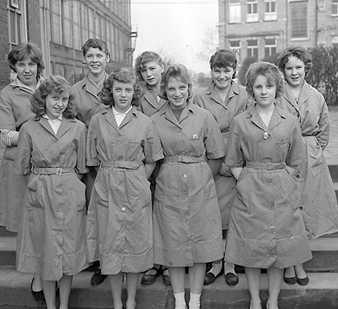 March 1960: Trainee weavers in Ardsley