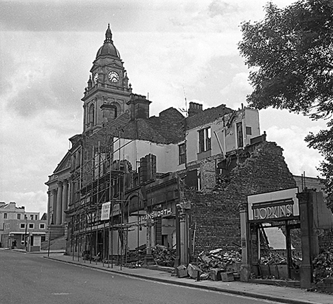 August 1973: Demolishing Morley Arcade in Queen Street