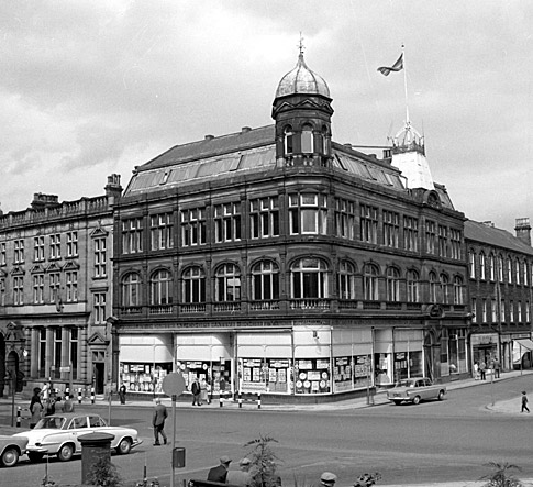 August 1966: Morley Co-op in Queen Street.